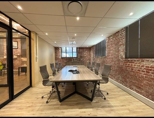 1,508M² OFFICE TO LET IN POINT WATERFRONT